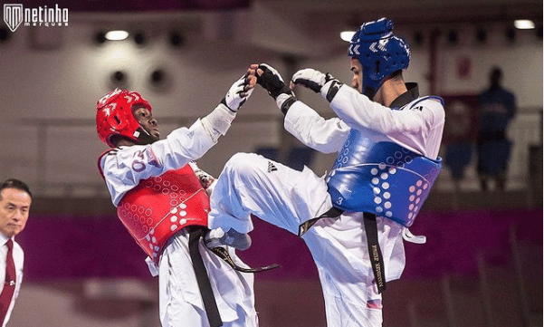 Atletas lutando tae-kwon-do nas olimpíadas