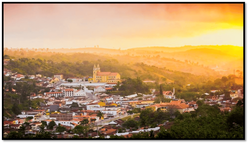 Fotografia panorâmica do município de Bananeiras ao pôr do sol