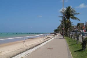 Calçadinha e orla da praia de Manaíra em João Pessoa